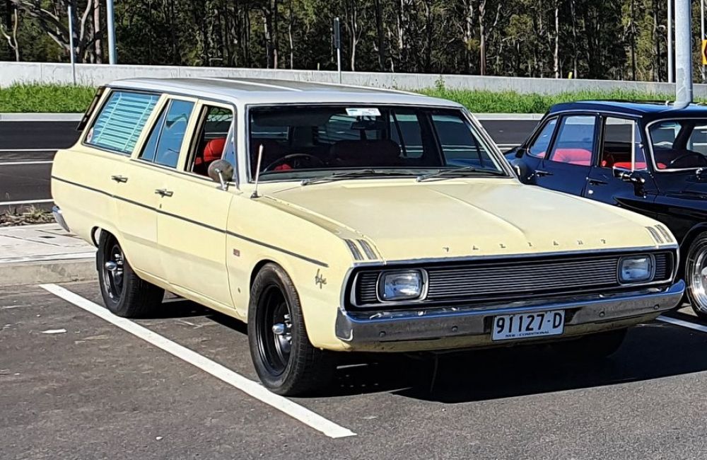 Brian Clark's 1971 VG Safari Wagon 
